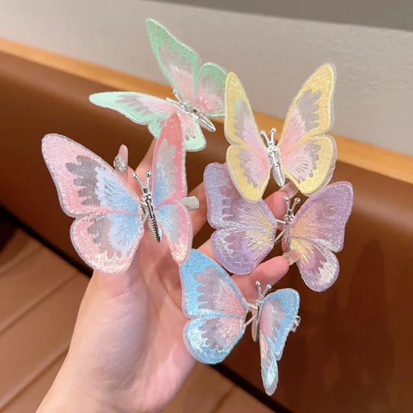 Fluttering butterfly hairclip