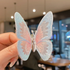 Fluttering butterfly hairclip