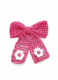 Crochet net bow with flowers