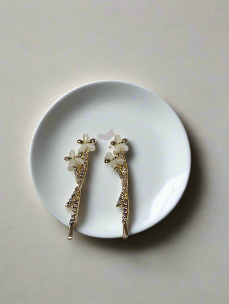 Pair of bobby pins with mother of pearl