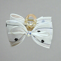 Large retro bow clutcher