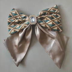 Medium chocolate bow with alligator clip