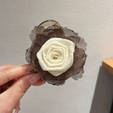 Medium rose clutcher