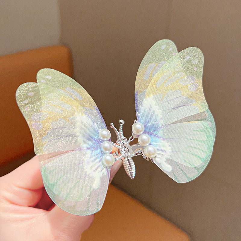 Fluttering butterfly hairclip