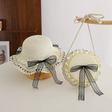Beach hat with lace and matching bag