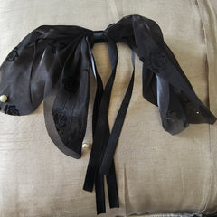 Weight less bow with alligator clip