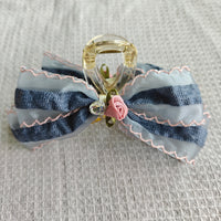 Large organza bow clutcher