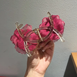 Medium rose clutcher