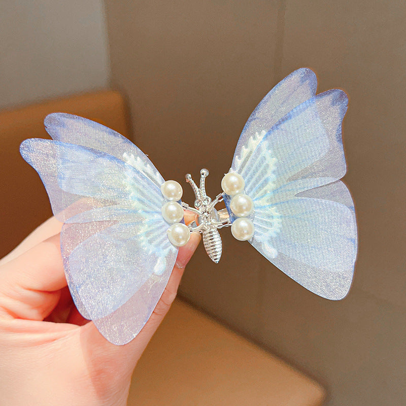 Fluttering butterfly hairclip