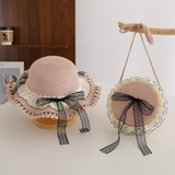 Beach hat with lace and matching bag