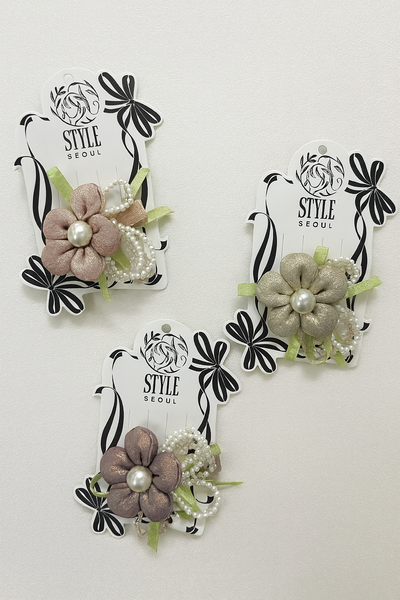 Metallic flower fascinator hairclip