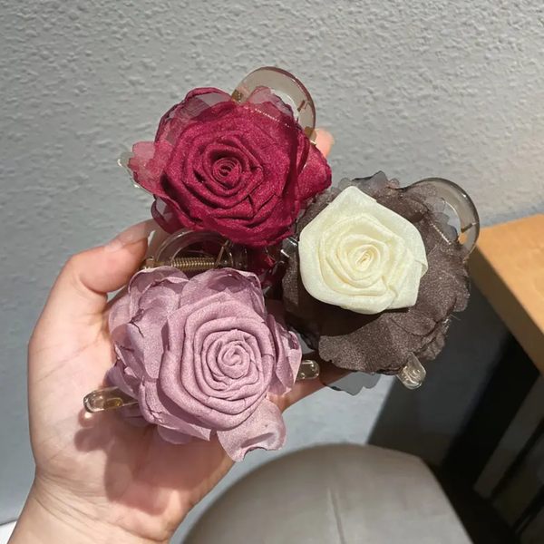 Medium rose clutcher