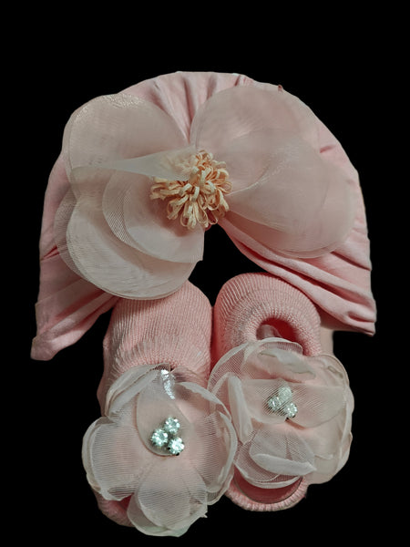 Newborn gift set - socks and turban cap