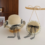 Beach hat with lace and matching bag