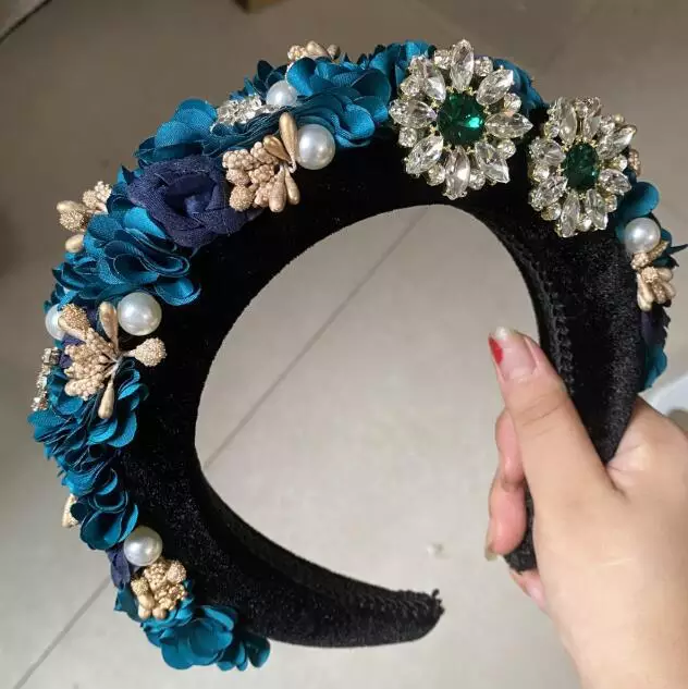 Flower bunch embellished forest hairband